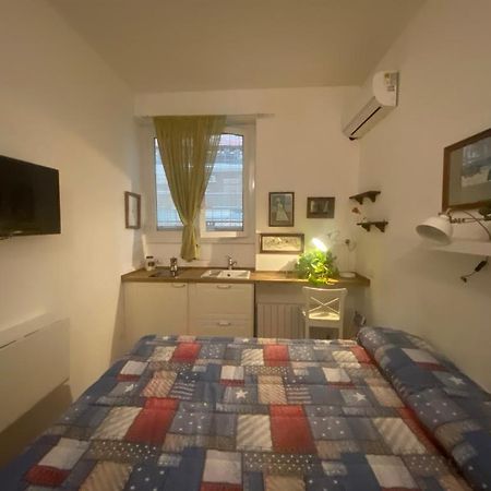 Piccolo E Indipendente A Garbatella Apartment Roma Ngoại thất bức ảnh