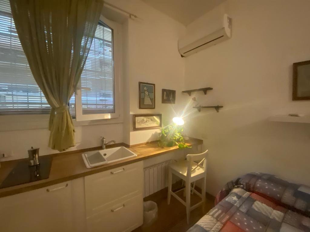 Piccolo E Indipendente A Garbatella Apartment Roma Ngoại thất bức ảnh
